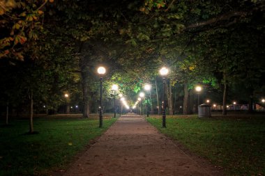 Gece Kadriorg parkta