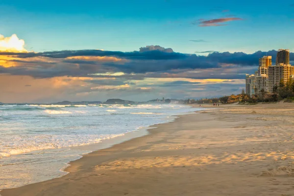 Onde serali alla Gold Coast — Foto Stock