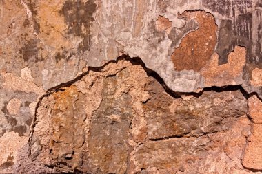 Eski kırık tuğla duvar