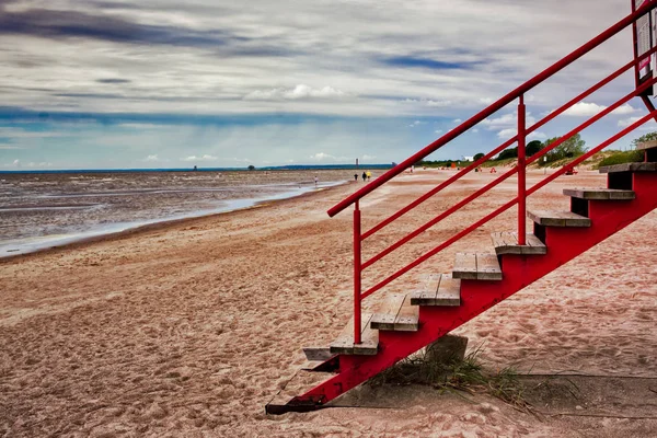 Regenachtige dag op het strand — Stockfoto