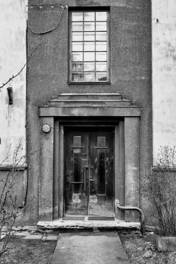 Çift Kapı ve Pencere