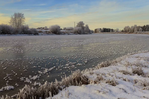 Small Spikes Ice Have Been Formed River Water Cold Winter — Stock Photo, Image