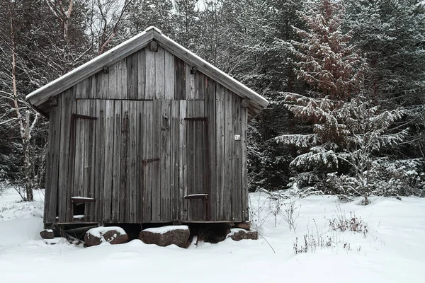 Eine Alte Hölzerne Fischerhütte Einem Verschneiten Strand Nordfinnland — Stockfoto