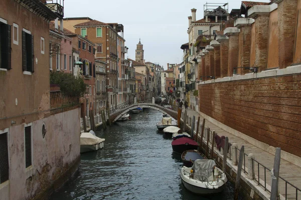 Venedig Italien 2018 Venedigs Kanaler Med Gondoler Vintern — Stockfoto