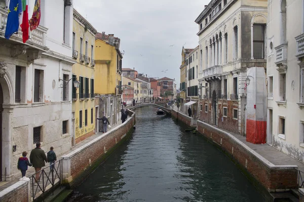 Венеция Италия 2018 Каналы Венеции Гондолами Зимой — стоковое фото