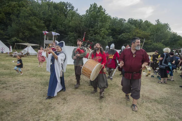 People Dressed Medieval Clothes Buhurt Battle Nations — Stock Photo, Image