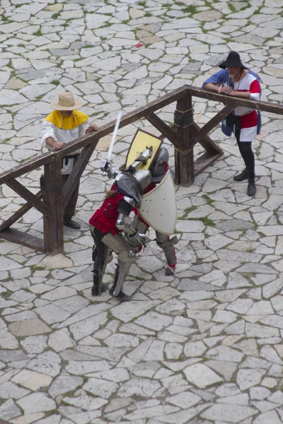 Batailles Chevaliers Vêtus Armures Médiévales Mais Blessées Bataille Des Nations — Photo