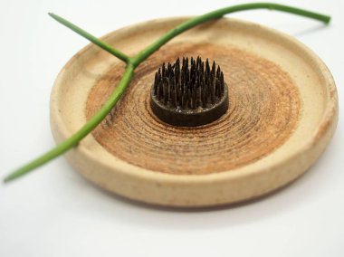 Pin çiçek aranjmanı için. 