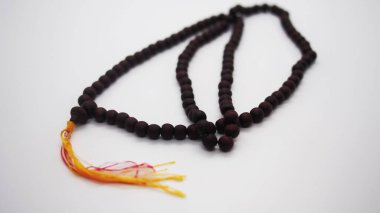 Tahta boncuk meditasyon için sayılıyor