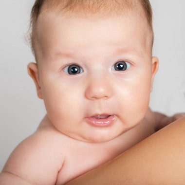 Bebek. Güzel küçük bir çocuk portresi. Bebek portre