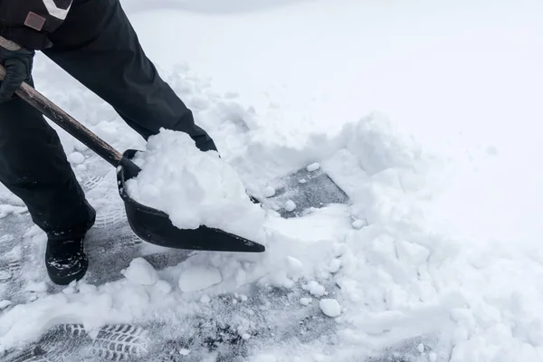 雪灾后除雪 — 图库照片