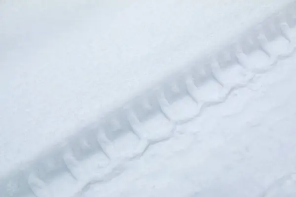 Следы Шин Свежем Снегу — стоковое фото