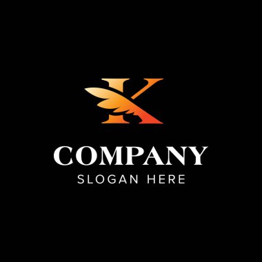 K harfi logosu simgesi. Kanatlı altın renkli K harfi. İnternet sitesi, butik, kuaför, kuyumcu, kaplıca ve yoga, kozmetik, cilt bakımı, giyim vs. için marka. İzole logo ilhamı. Grafik Tasarımları