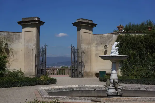 Boboli Bahçeleri Şehir Manzaralı Kapılar — Stok fotoğraf