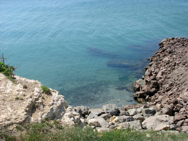 Deniz ve kayalar. Protaras. Kıbrıs 1