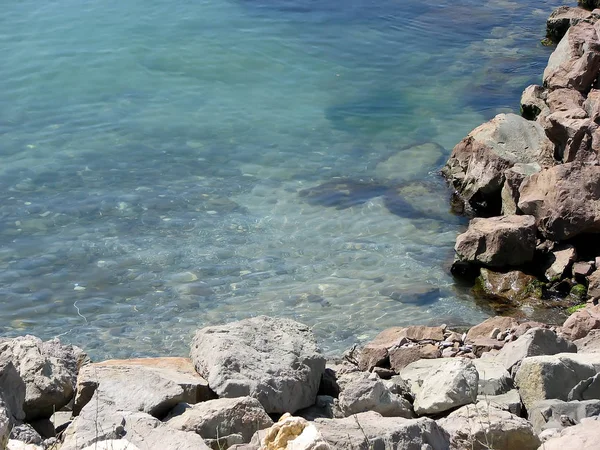 Deniz ve kayalar. Protaras. Kıbrıs 2