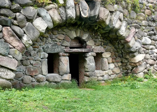 Housing under an ancient bridge