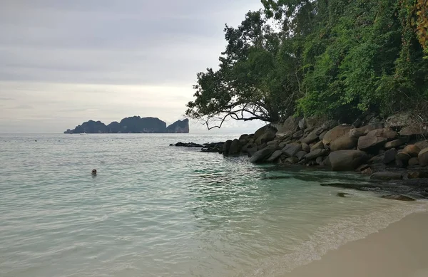 Phi Phi Plajı 'ndan Cote d' Azur.