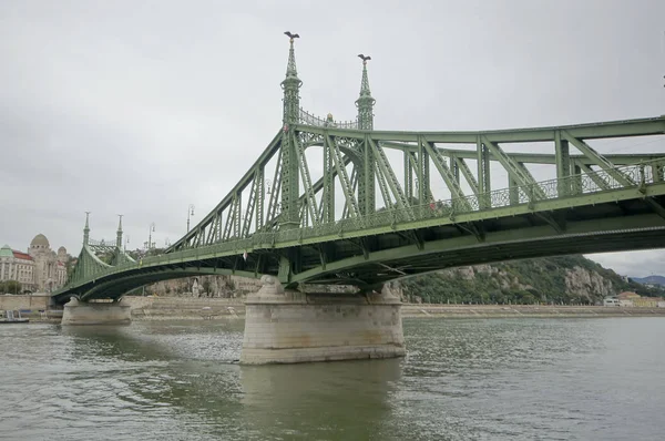 Budapeşte 'deki meşhur Yeşil Köprü