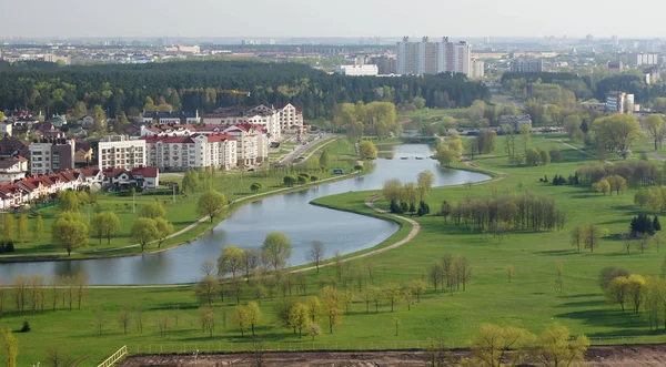 Minsk kütüphanesinin gözlem güvertesinden görüntüle
