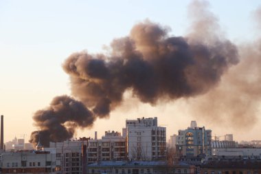 Şehirde yangın, çevre kirliliği