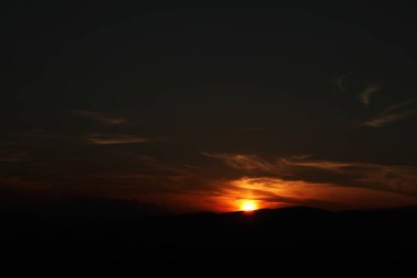 Gün batımı parlak renkler güzel gökyüzü