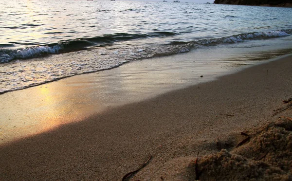 Beach and tropical sea — Stock Photo, Image