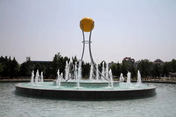 Fontaine en jour, Macédoine — Photo