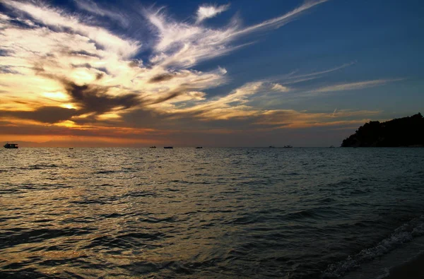 Nascer do sol no mar — Fotografia de Stock