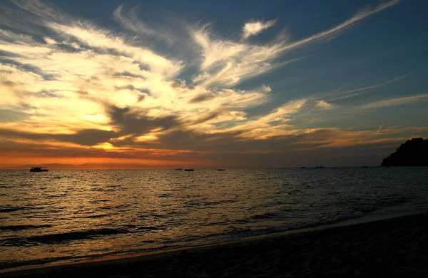 Nascer do sol no mar — Fotografia de Stock