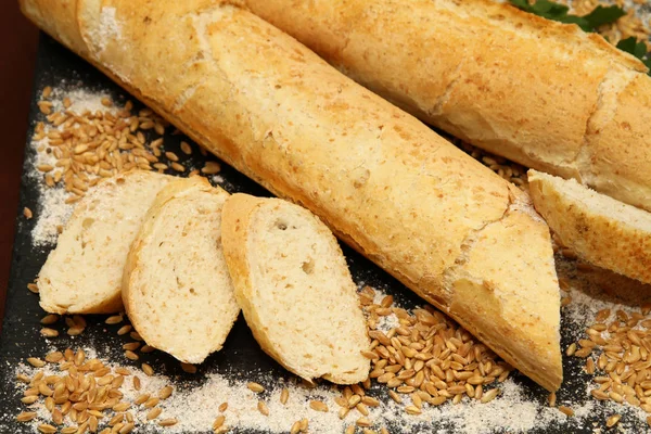 Dekoracyjne ułożone francuski chleb — Zdjęcie stockowe
