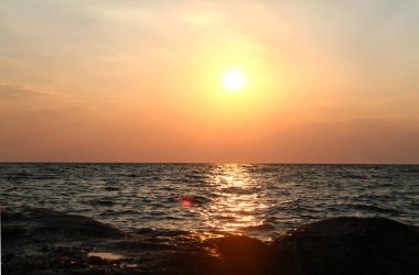 altın deniz günbatımı arka plan