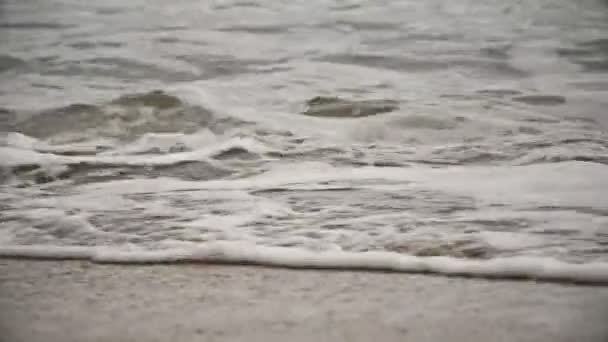 Ola de mar en la playa 4k — Vídeos de Stock