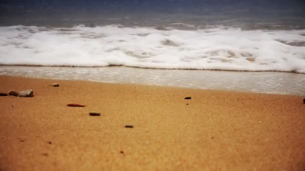 Ola de mar en la playa 4k — Vídeos de Stock