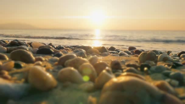 Gündoğumu dalga deniz ağır çekim — Stok video