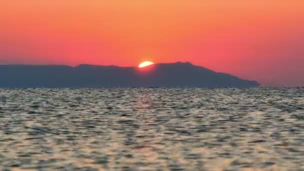 海 4 k の美しい日の出 — ストック動画