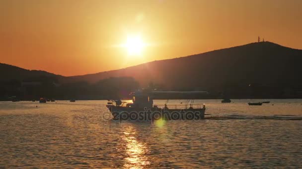 Pequeño puerto puesta de sol 4k — Vídeo de stock