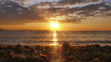 gündoğumu dalga deniz 4k