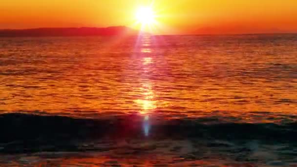 Lever de soleil vague mer 4k — Video