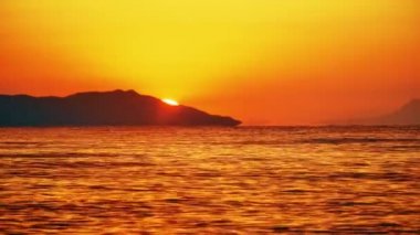 gündoğumu dalga deniz 4k