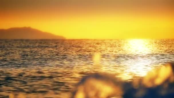 Wschód słońca fala sea zwolnionym tempie — Wideo stockowe