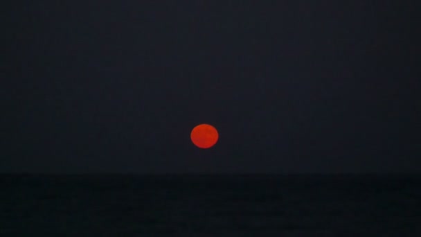 Luna Llena Sobre Mar — Vídeo de stock