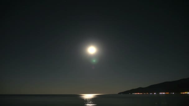 Луна Над Морем — стоковое видео