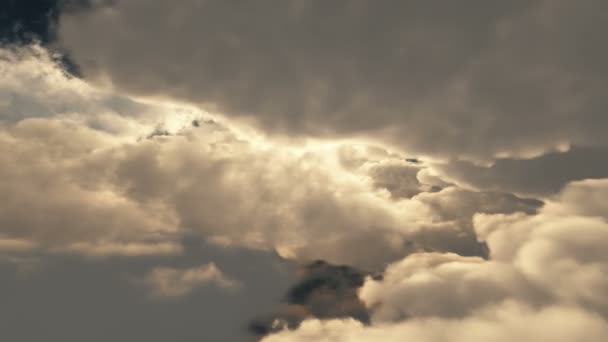 Voar Nuvens Por Sol — Vídeo de Stock