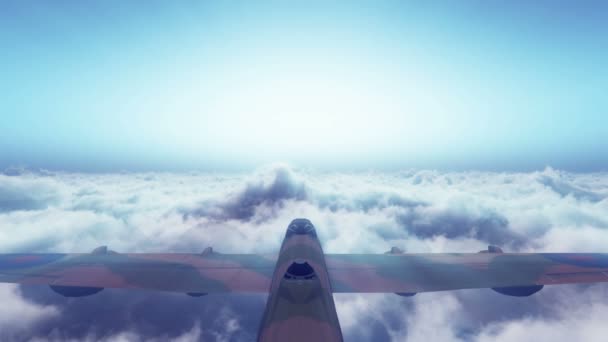旧飞机在云上飞行4K — 图库视频影像