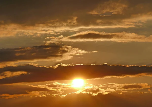 美丽的金色夕阳天空 — 图库照片
