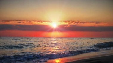 Gündoğumu altın deniz plajı, yavaş çekim