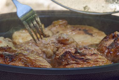 Elektrikli et ızgarasında pişirme