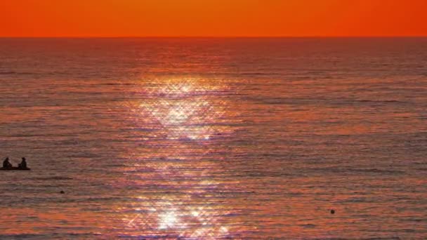Схід сонця золоте море повільний рух 4k — стокове відео