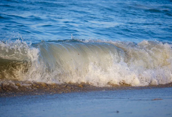 Hullám Fröccsenés Tenger Strand Makro Közelről — Stock Fotó